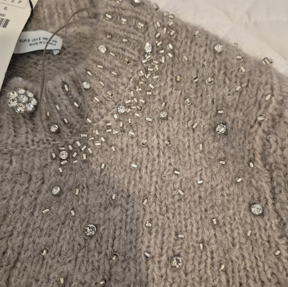 Sweat - Picture 3 of 4